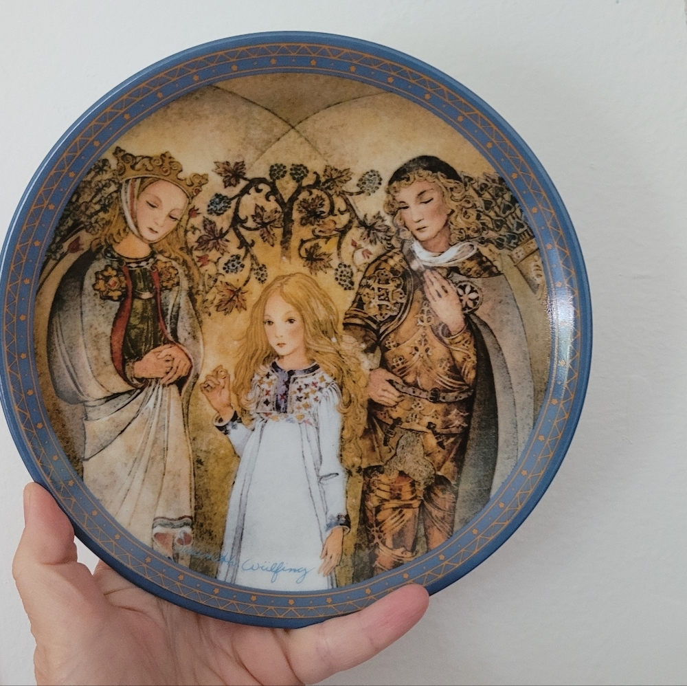 Vintage Decorative Plate German Porcelain DER MITTELPUNKT